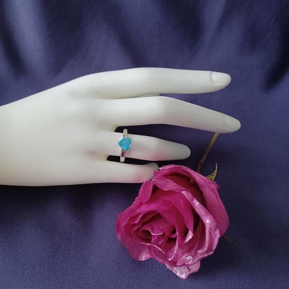 Swarovski Elements - Size 7.75 - Silver tone ring as pictured - Picture 4 of 7